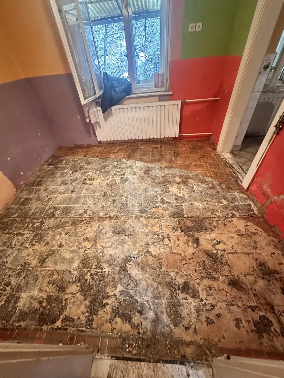 Utána: Szoba kiürítése
